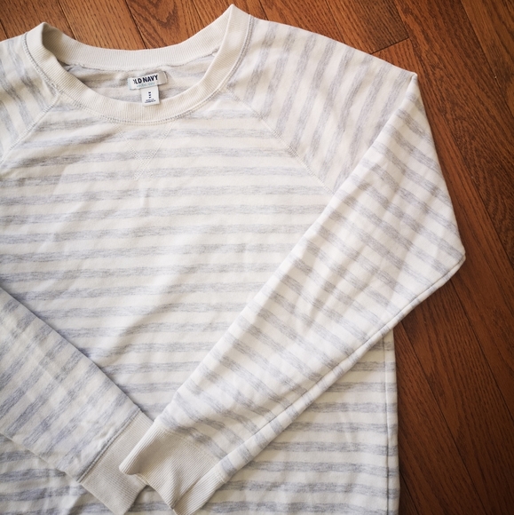 Old Navy Crewneck Horizontal Striped Sweater - Picture 3 of 5